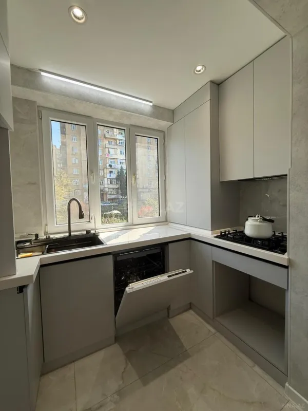 Satılır 4 otaqlı mənzil 80 m²