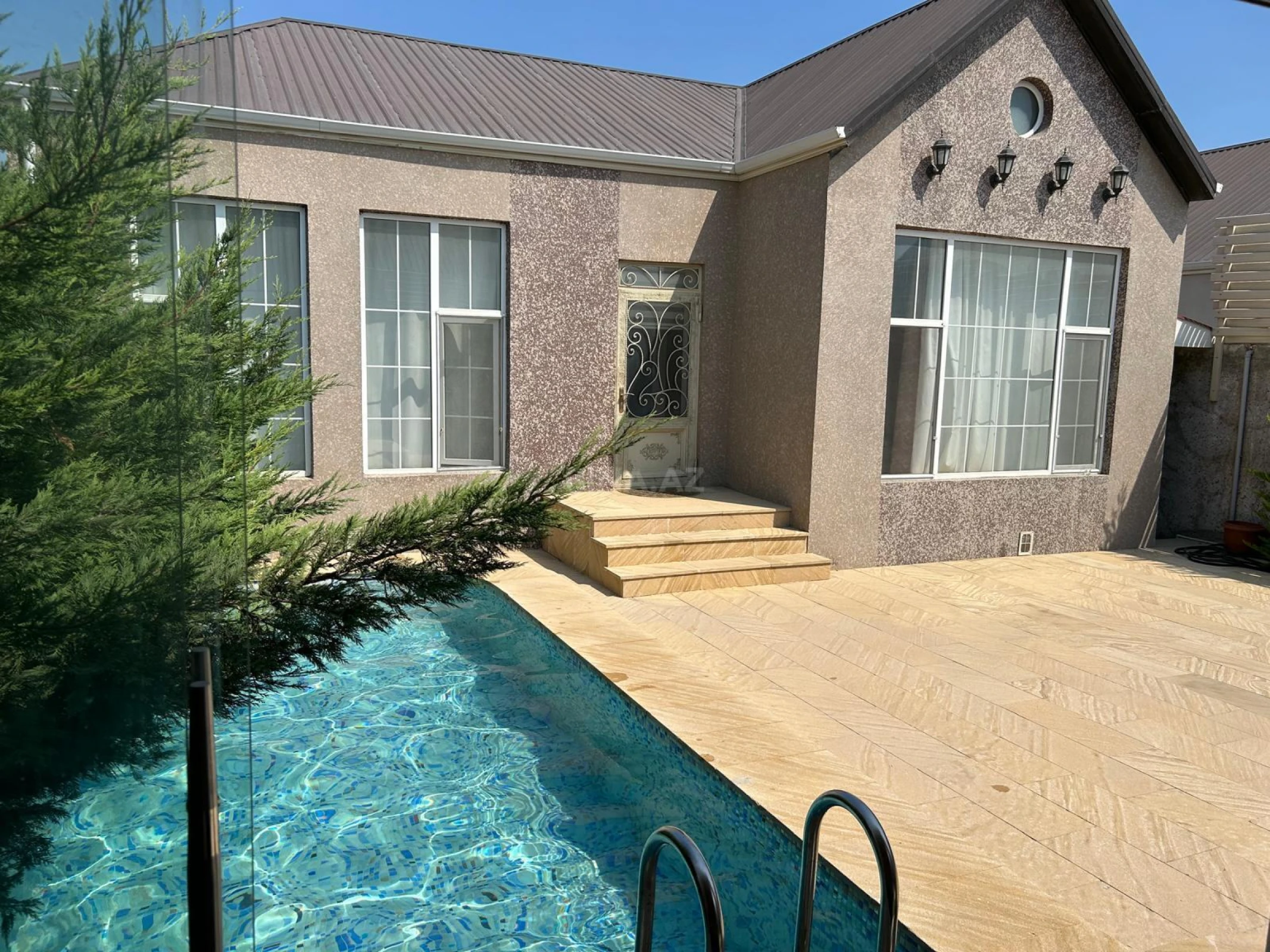 Satılır 4 otaqlı həyət evi 250 m²