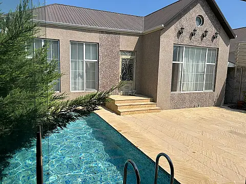 Satılır 4 otaqlı həyət evi 250 m²