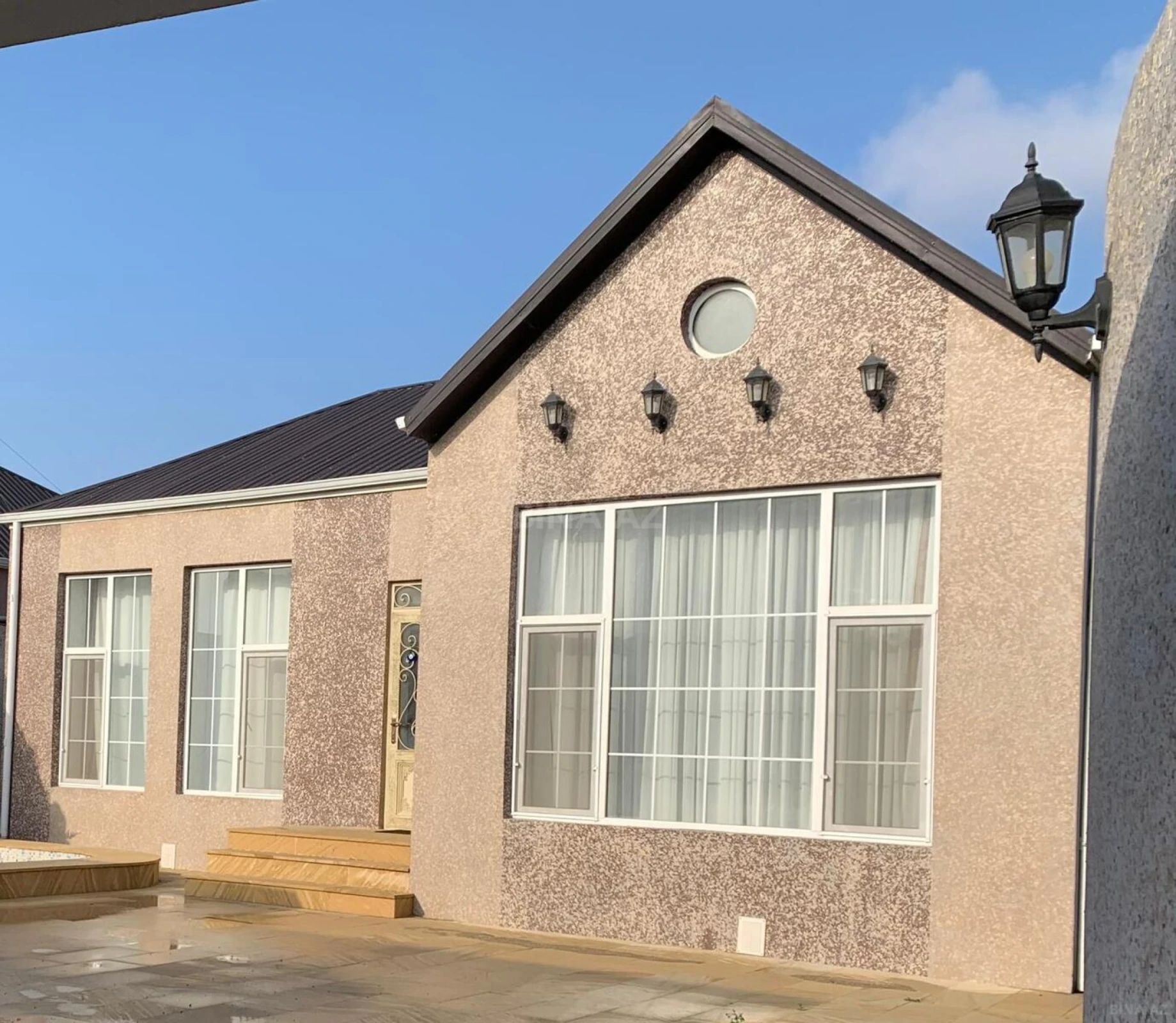 Satılır 4 otaqlı həyət evi 250 m²