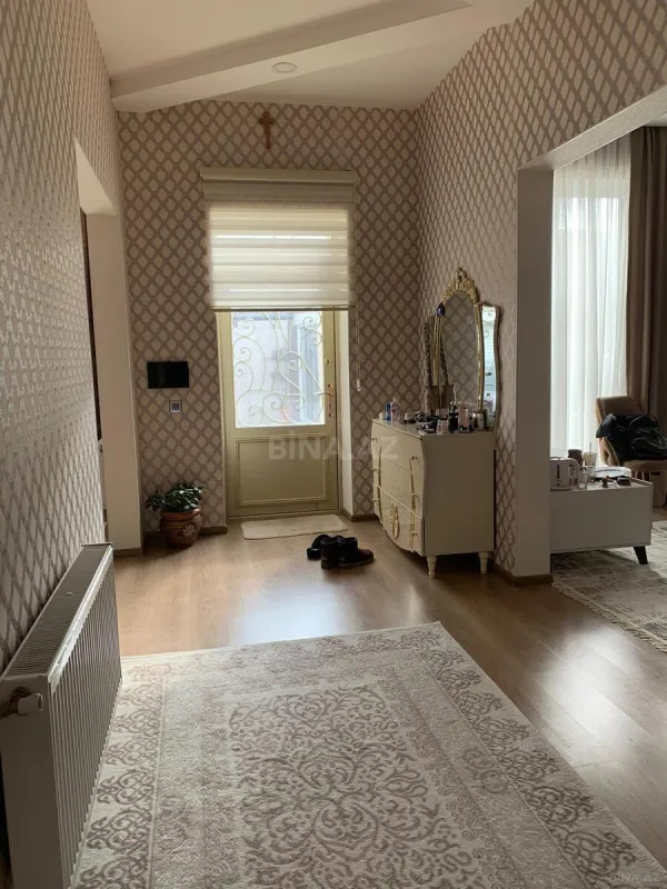 Satılır 4 otaqlı həyət evi 250 m²