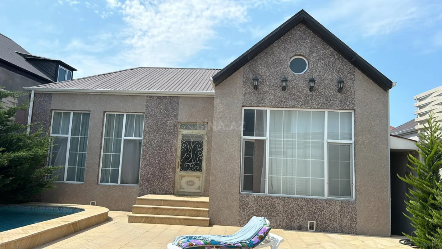 Satılır 4 otaqlı həyət evi 250 m²