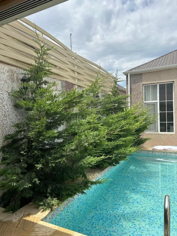Satılır 4 otaqlı həyət evi 250 m²