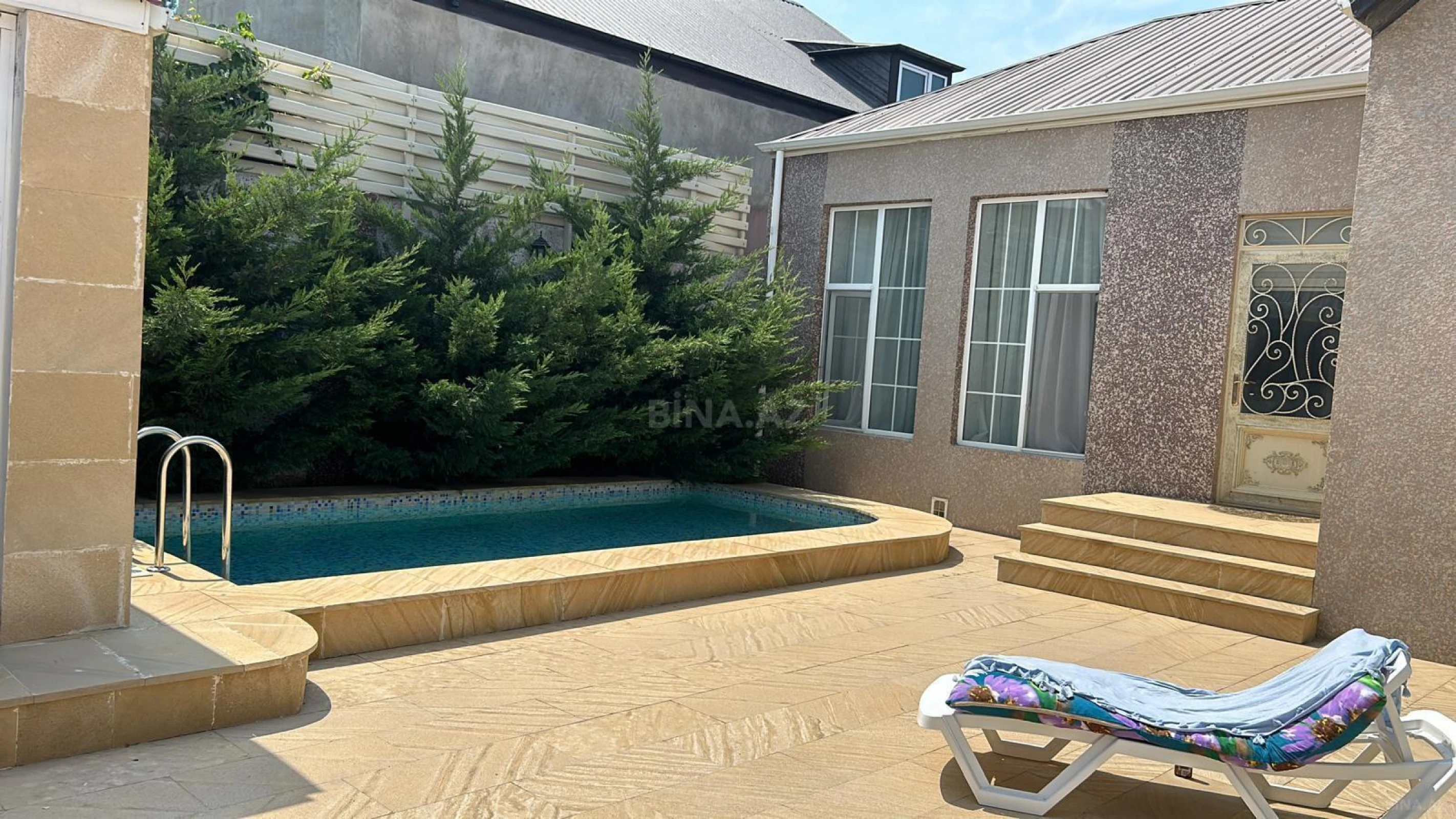 Satılır 4 otaqlı həyət evi 250 m²