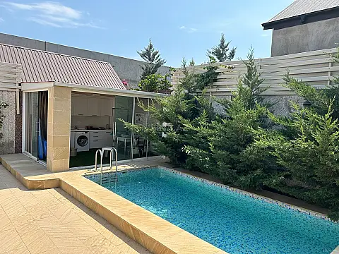 Satılır 4 otaqlı həyət evi 250 m²