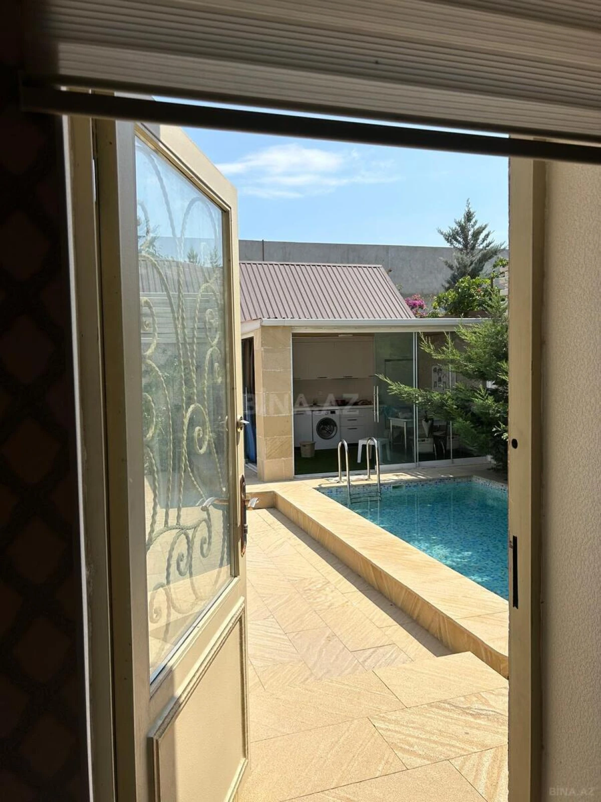 Satılır 4 otaqlı həyət evi 250 m²