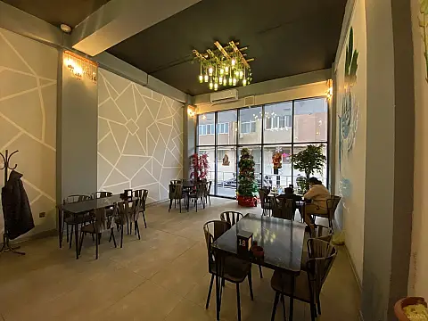 Satılır obyekt 230 m²