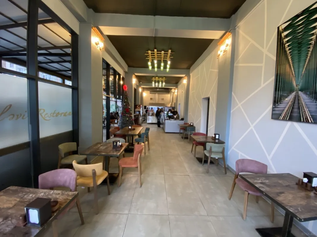 Satılır obyekt 230 m²