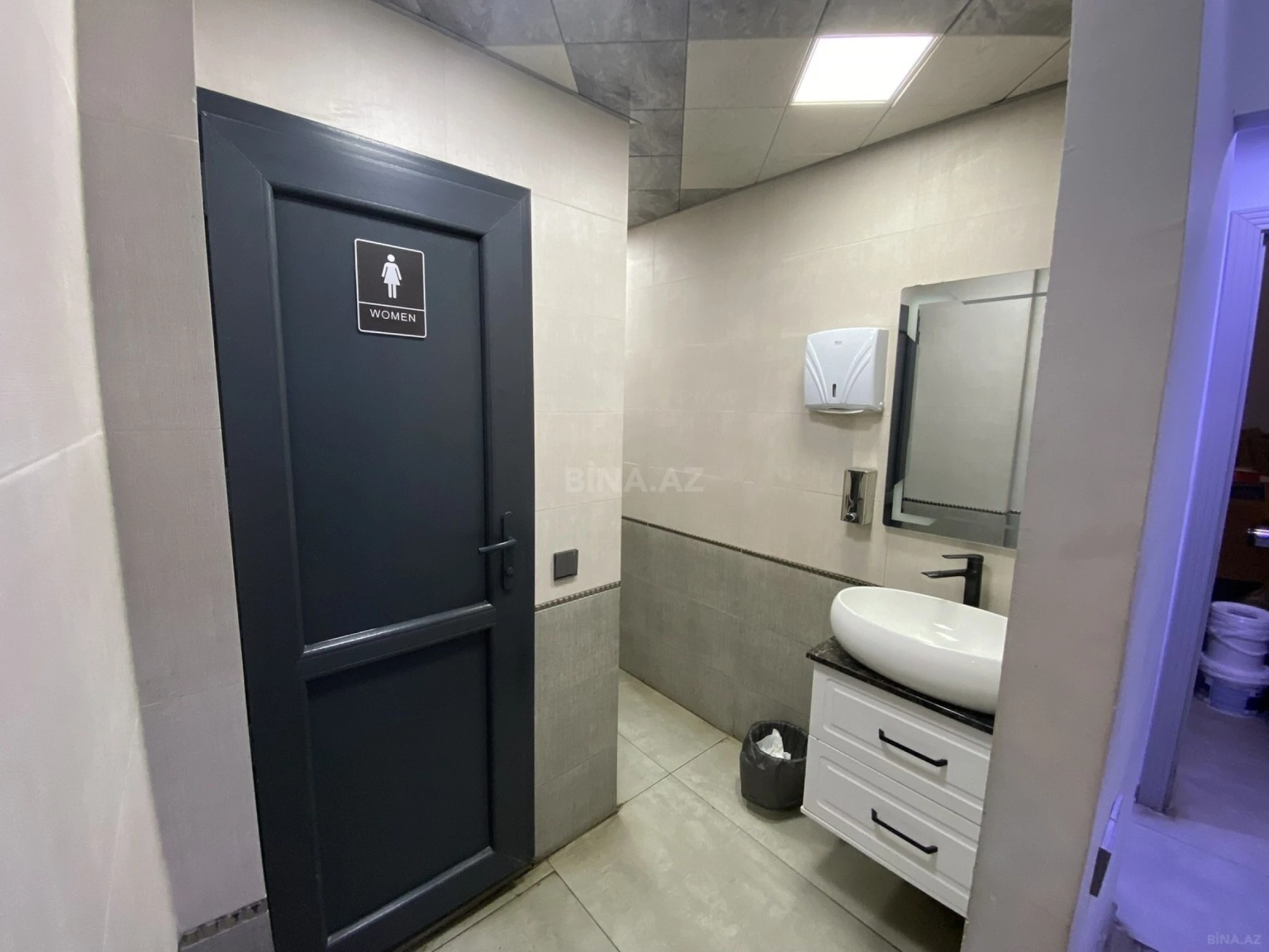 Satılır obyekt 230 m²