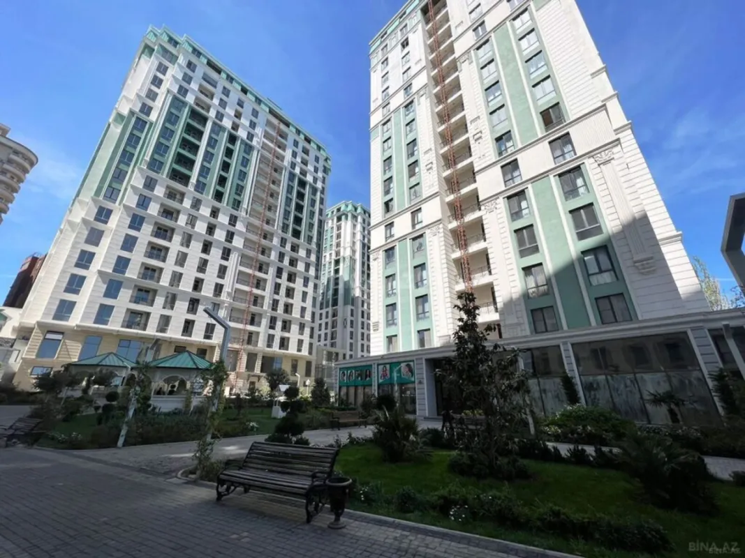 Satılır 3 otaqlı mənzil 142 m²