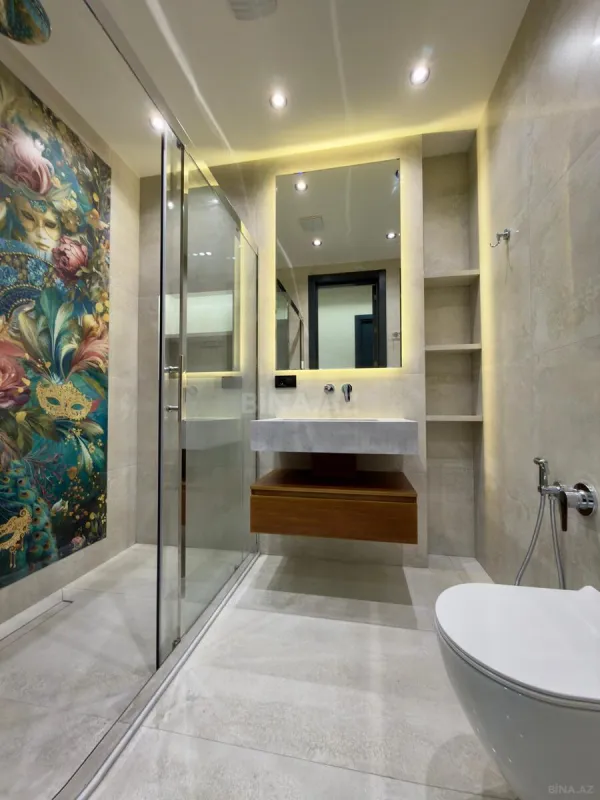 Satılır 3 otaqlı mənzil 142 m²