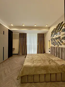 Satılır 3 otaqlı mənzil 142 m²