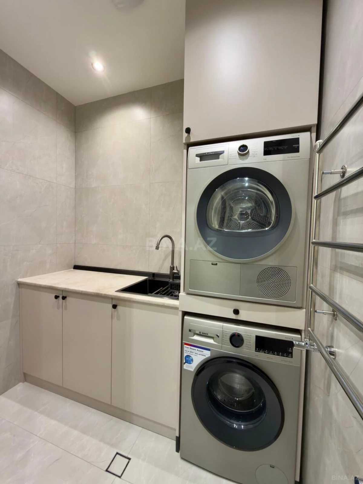 Satılır 3 otaqlı mənzil 142 m²