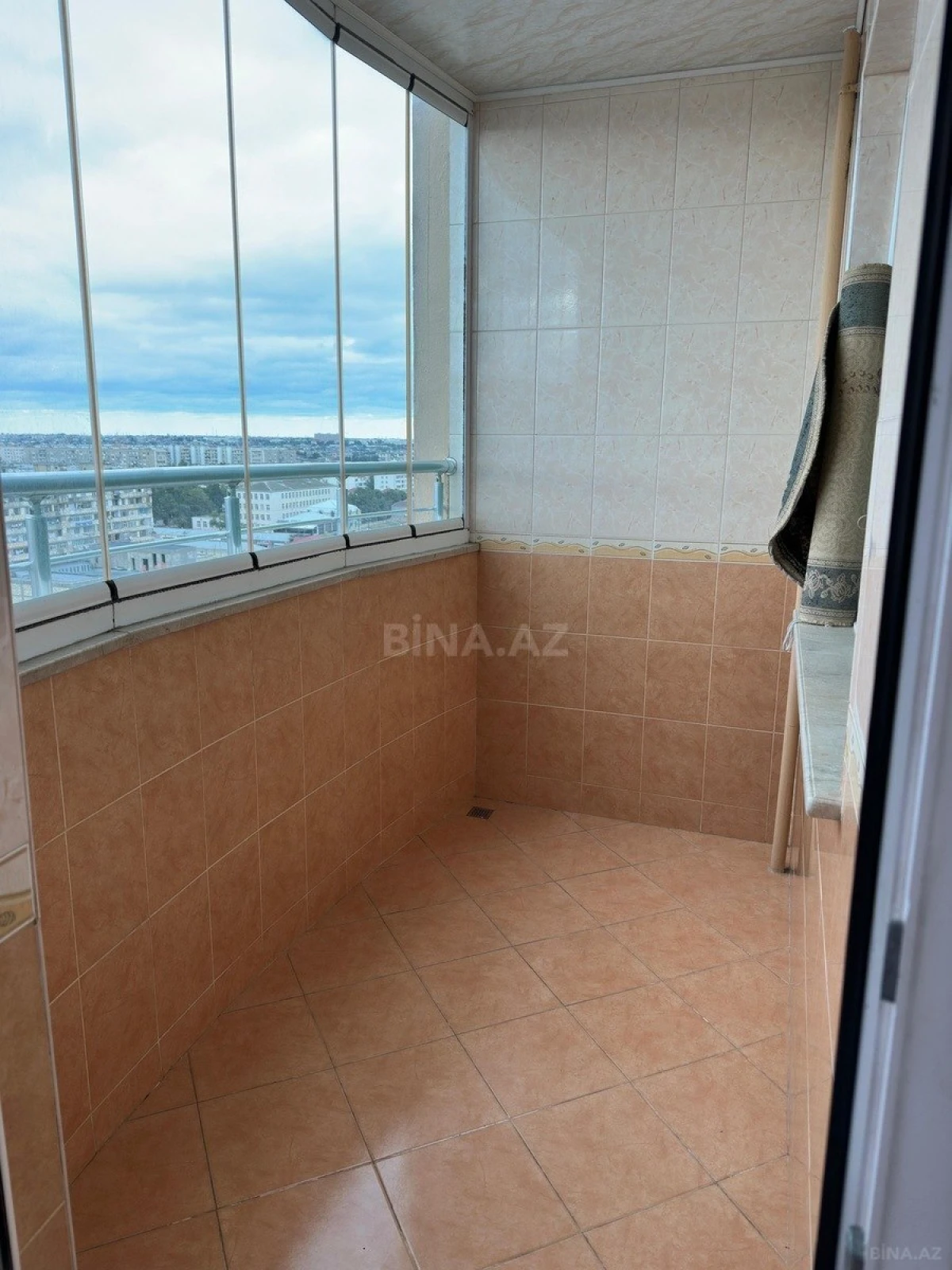 Kirayə verilir 3 otaqlı mənzil 96 m²