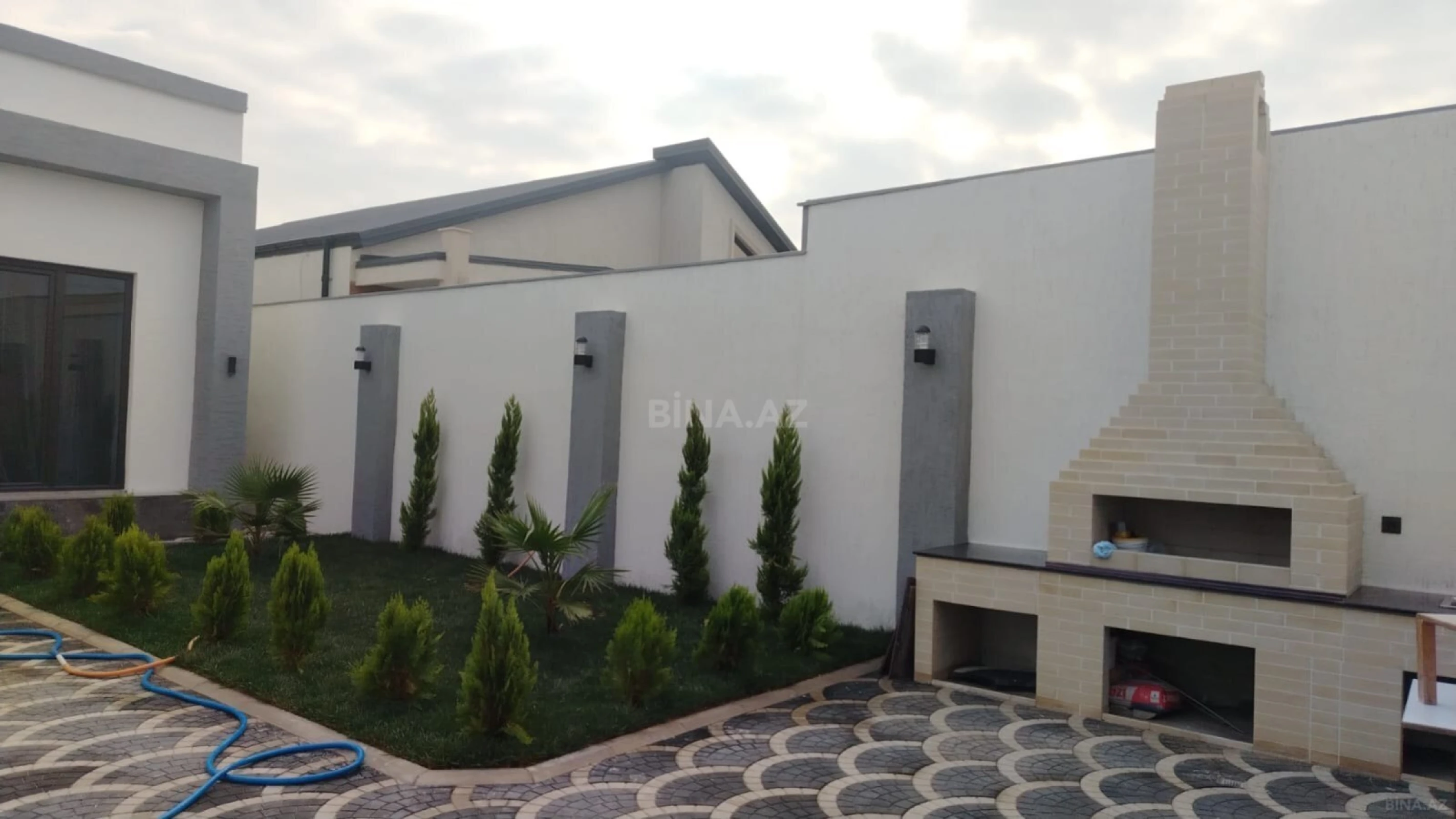 Satılır 4 otaqlı həyət evi 160 m²