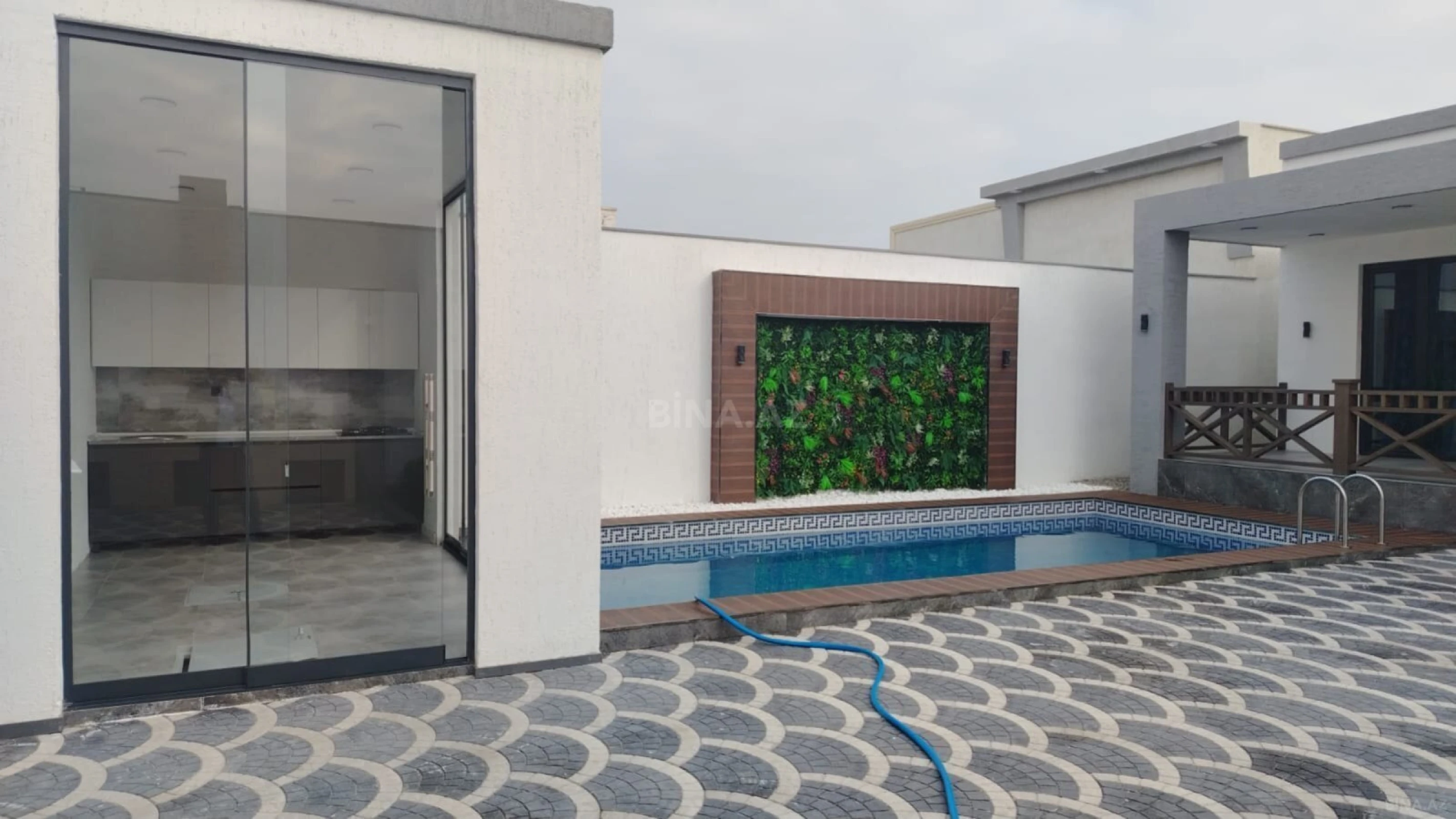 Satılır 4 otaqlı həyət evi 160 m²