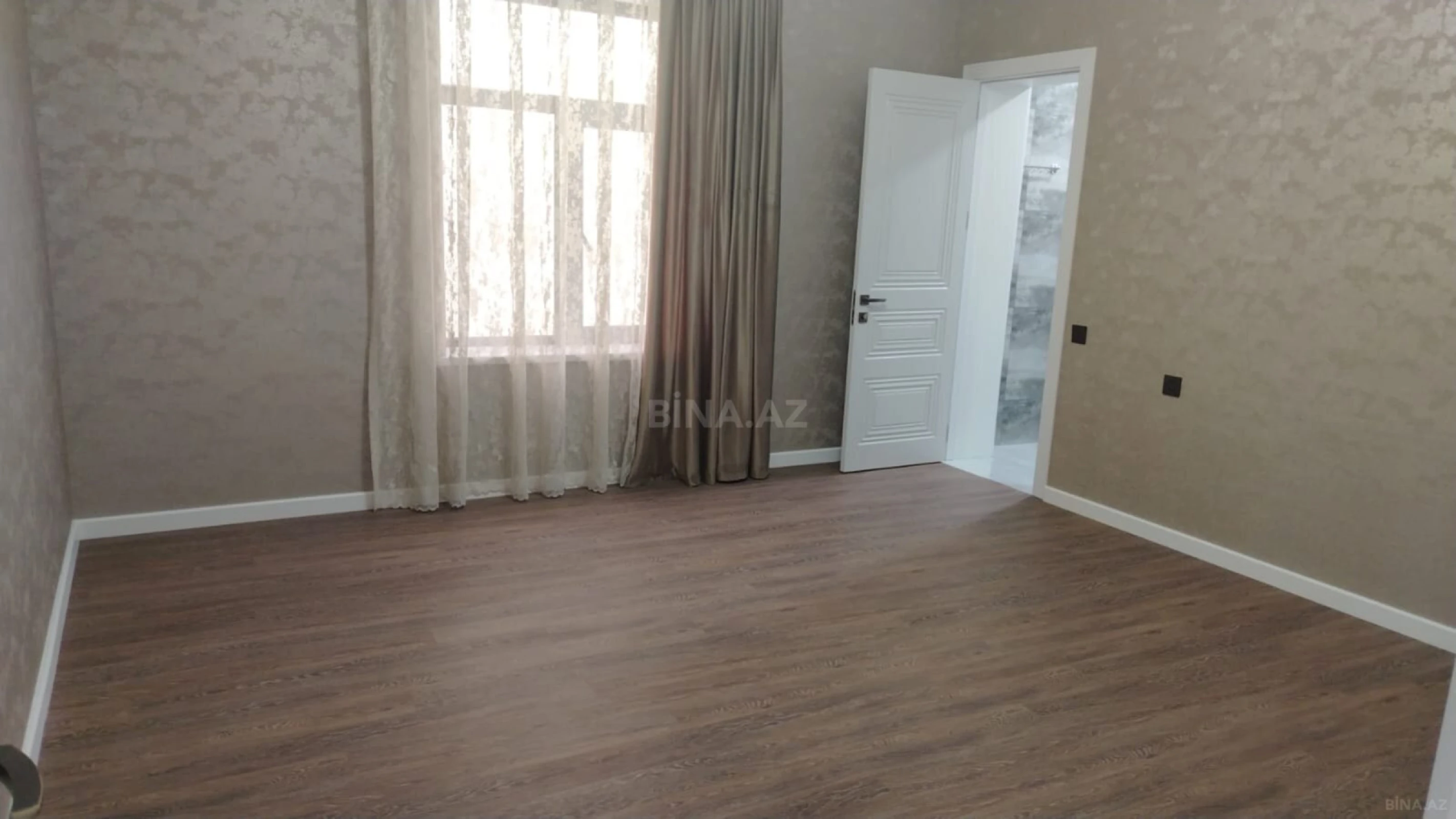 Satılır 4 otaqlı həyət evi 160 m²