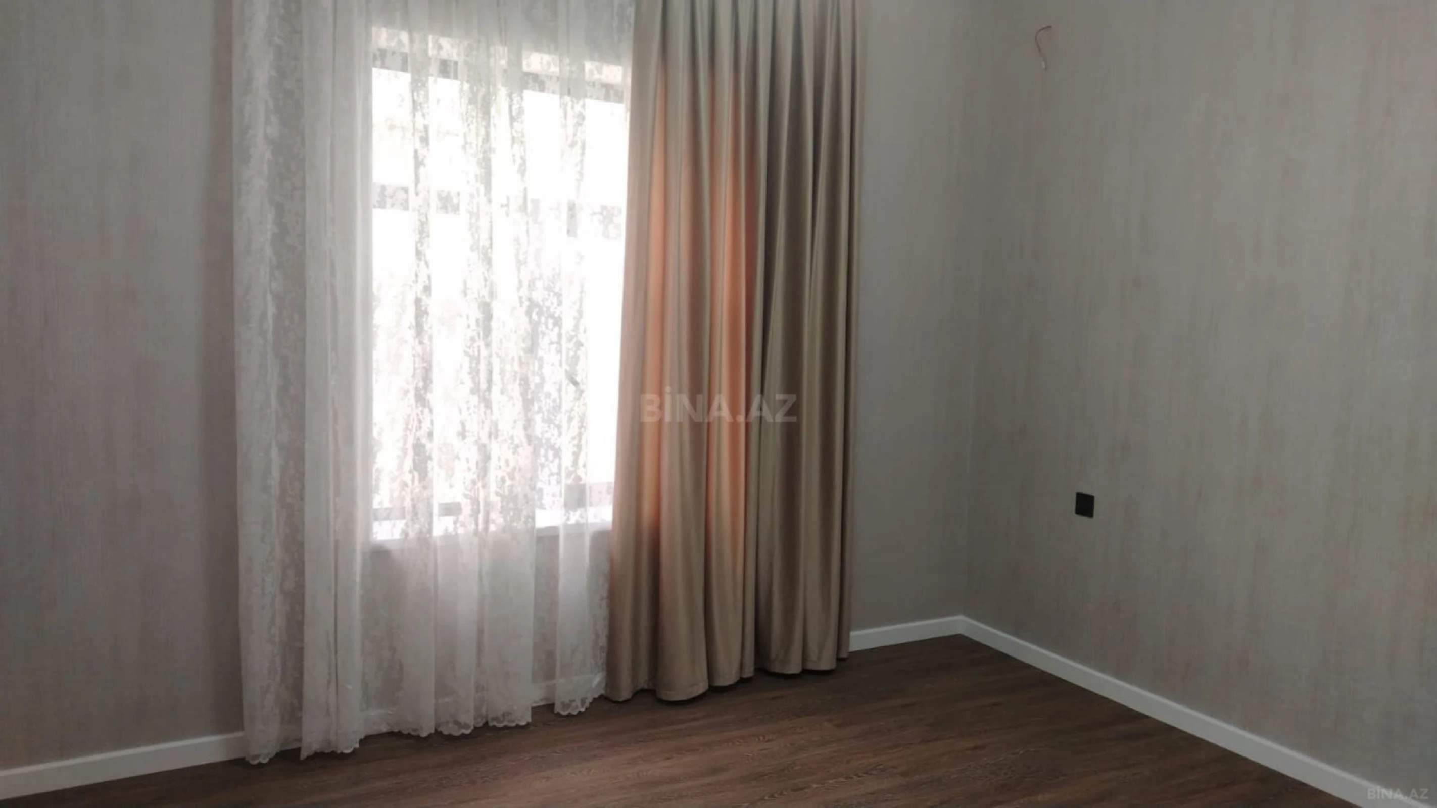 Satılır 4 otaqlı həyət evi 160 m²