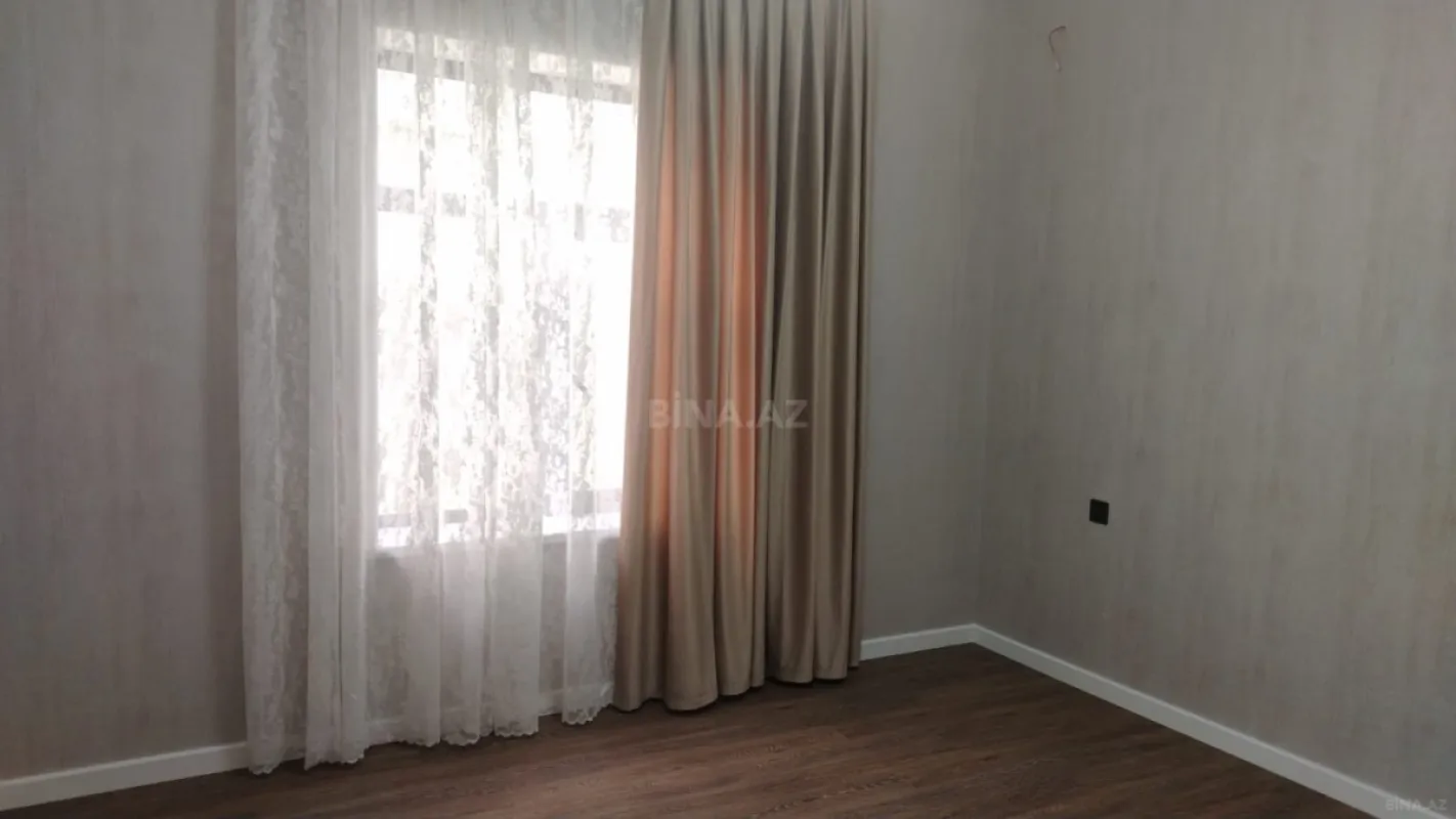 Satılır 4 otaqlı həyət evi 160 m²
