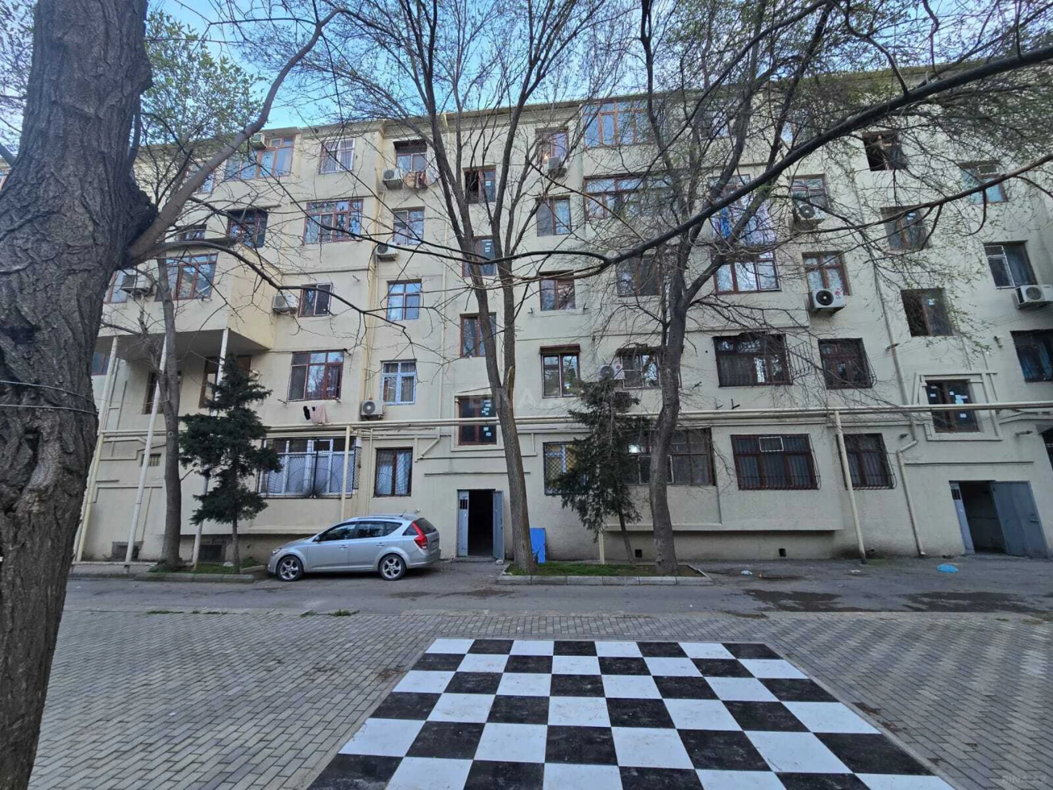 Satılır 2 otaqlı mənzil 60 m²