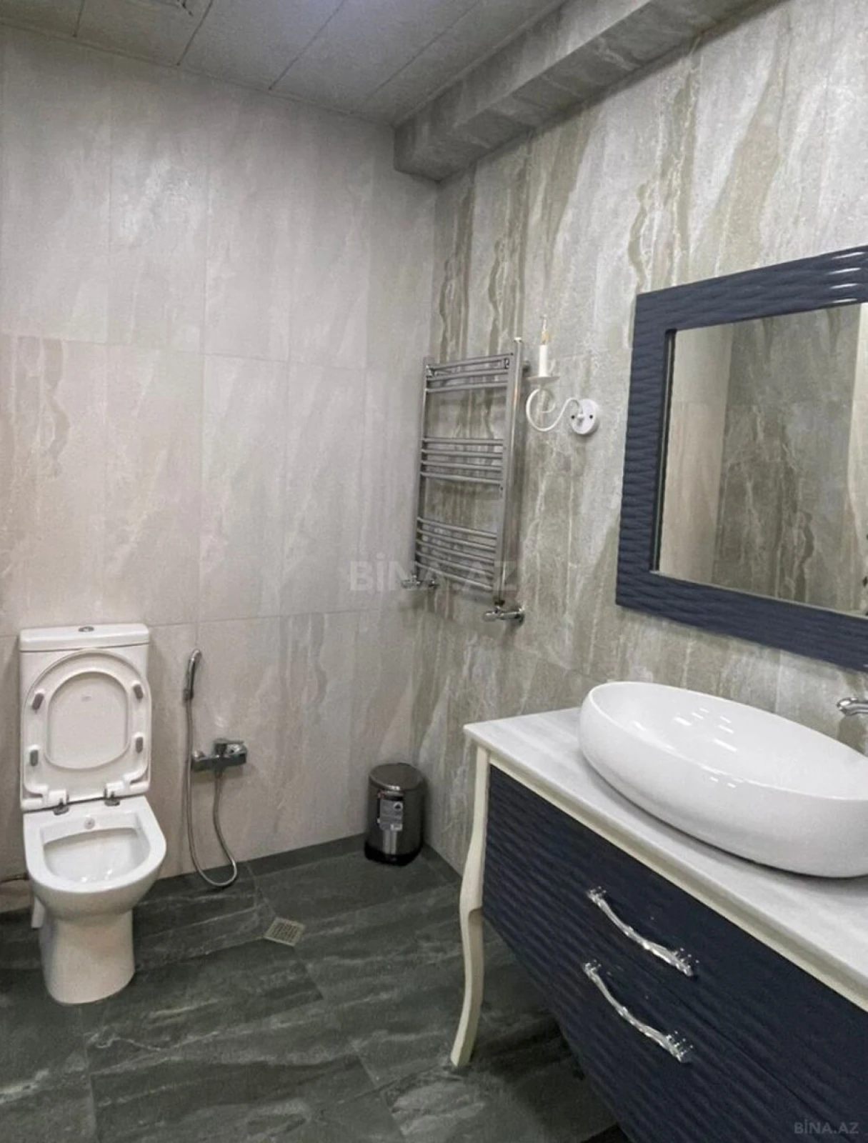 Kirayə verilir 4 otaqlı mənzil 200 m²