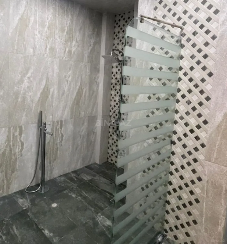 Kirayə verilir 4 otaqlı mənzil 200 m²