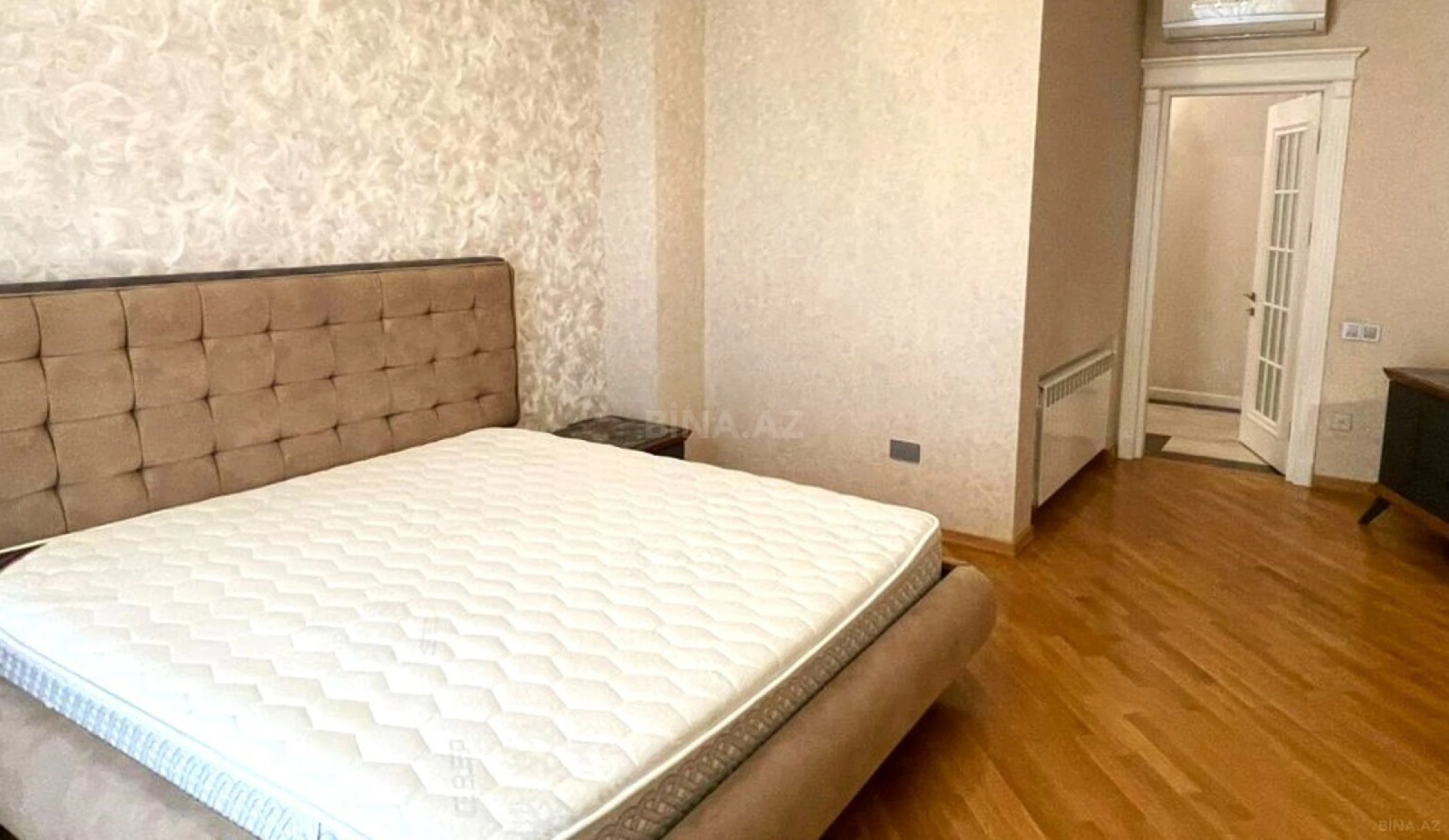 Kirayə verilir 4 otaqlı mənzil 200 m²