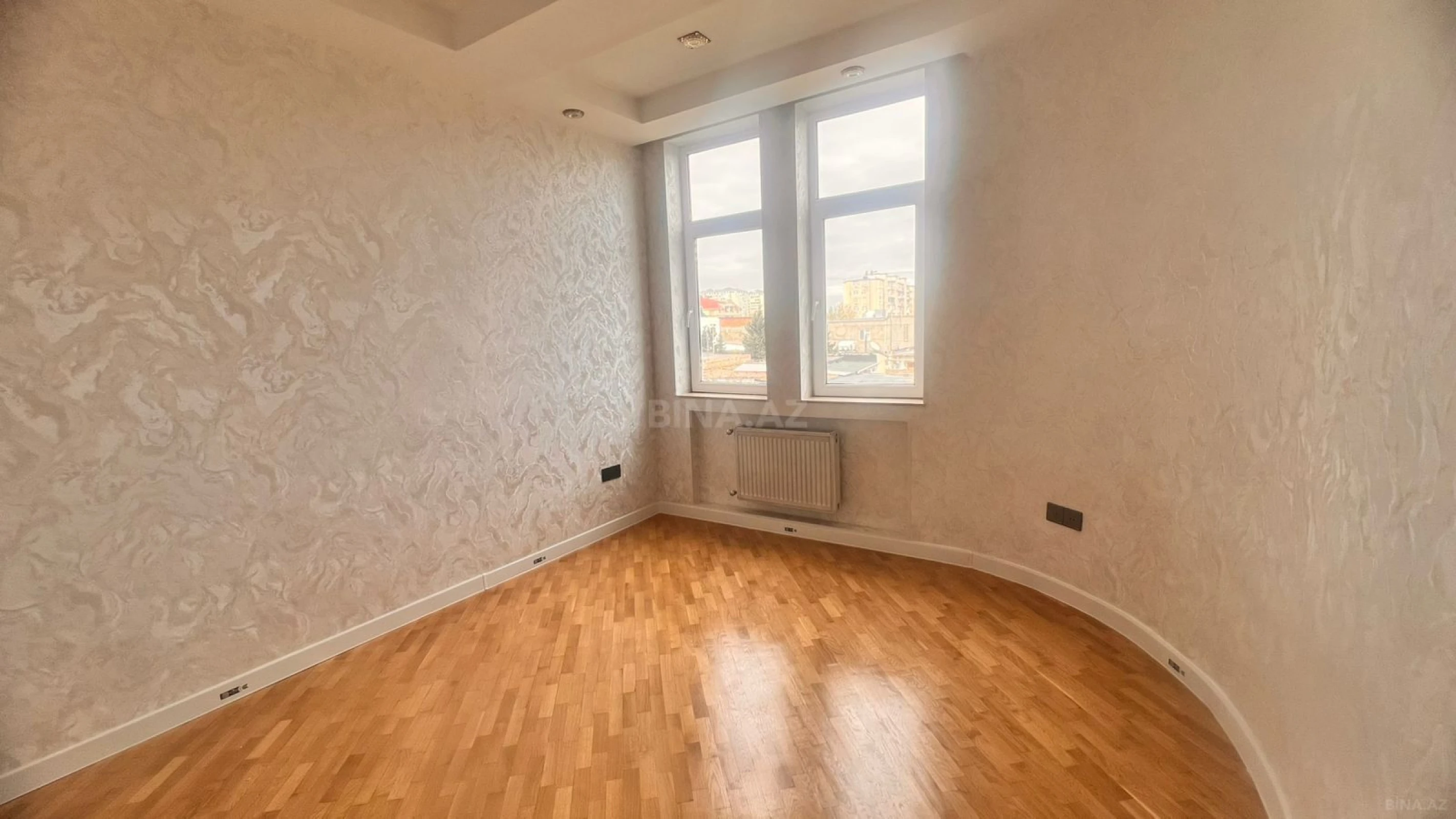 Satılır 2 otaqlı mənzil 65 m²
