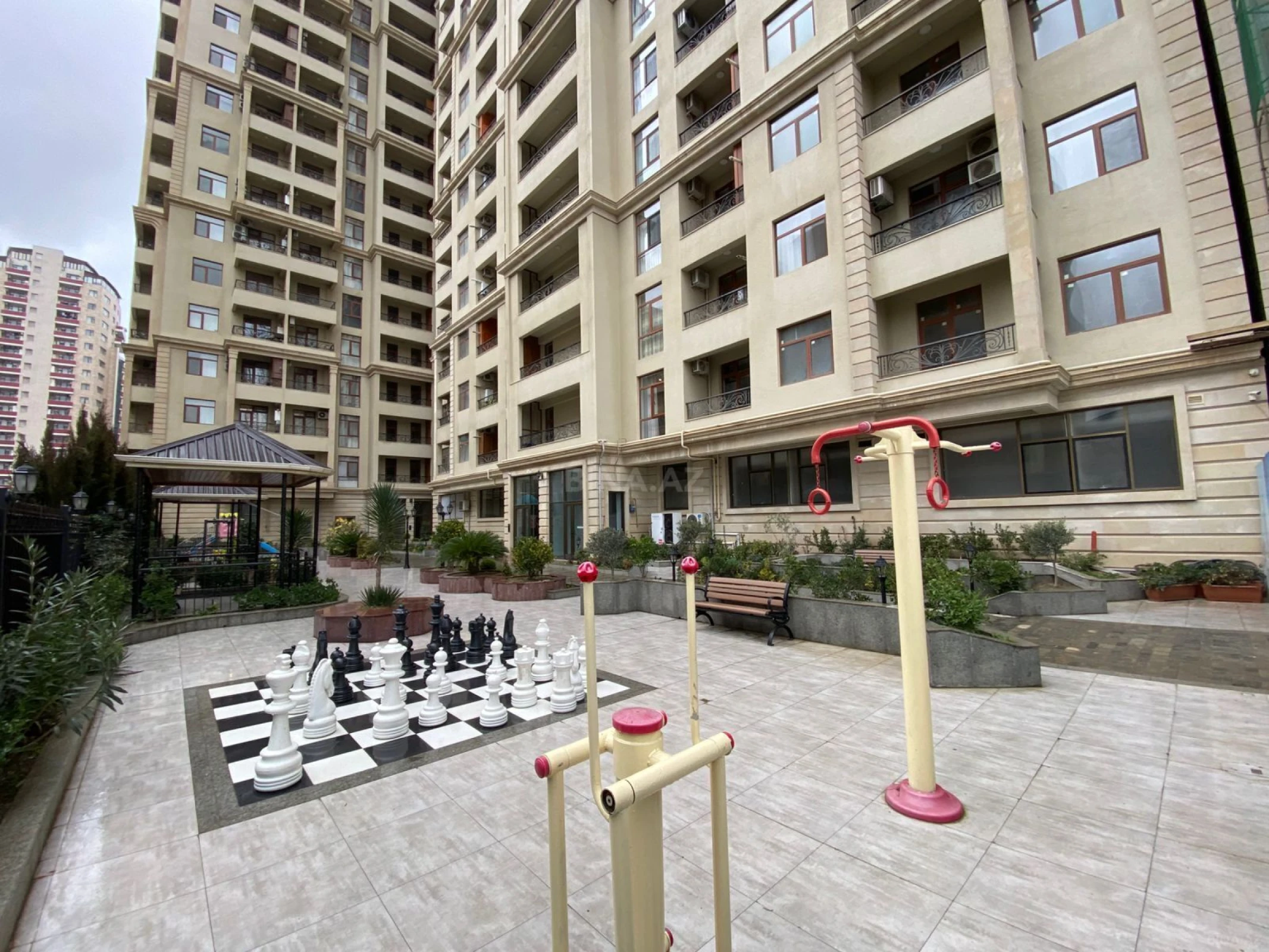 Kirayə verilir 3 otaqlı mənzil 100 m²