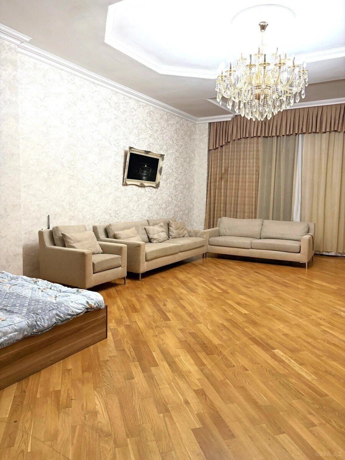 Kirayə verilir 3 otaqlı mənzil 190 m²