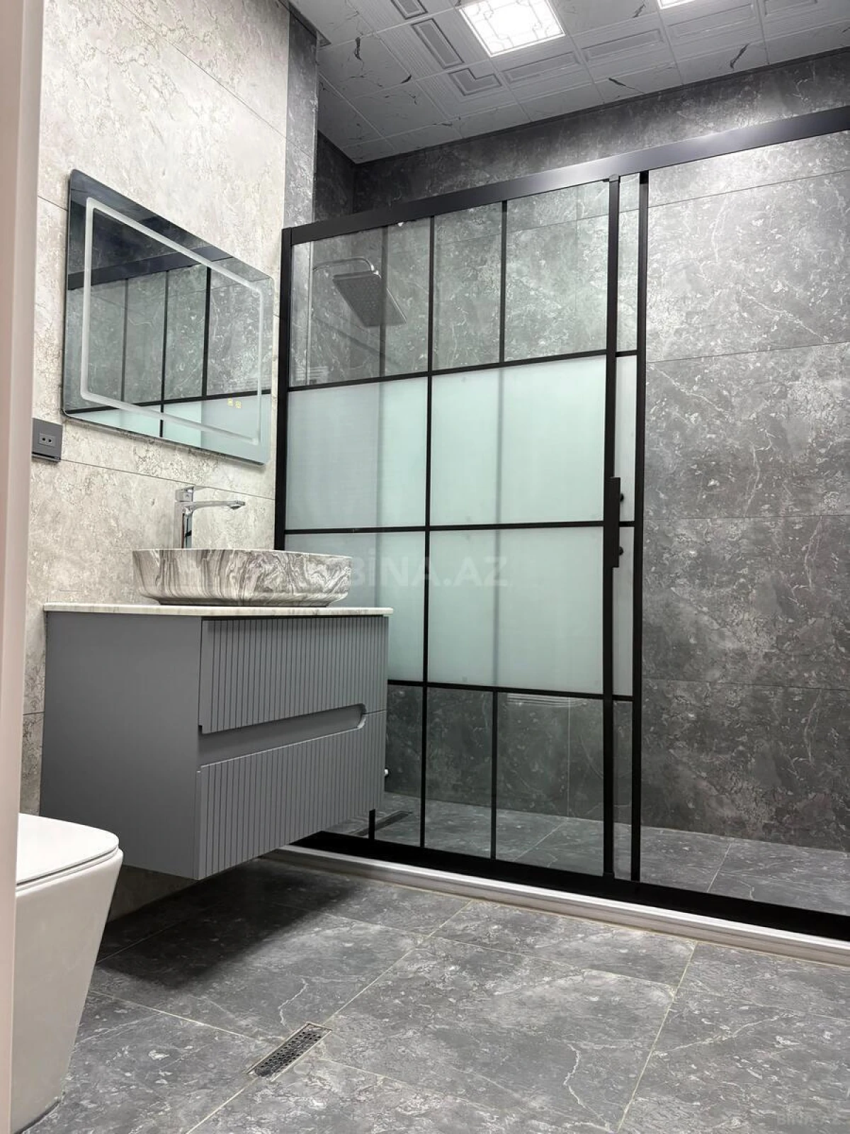 Kirayə verilir 3 otaqlı mənzil 190 m²