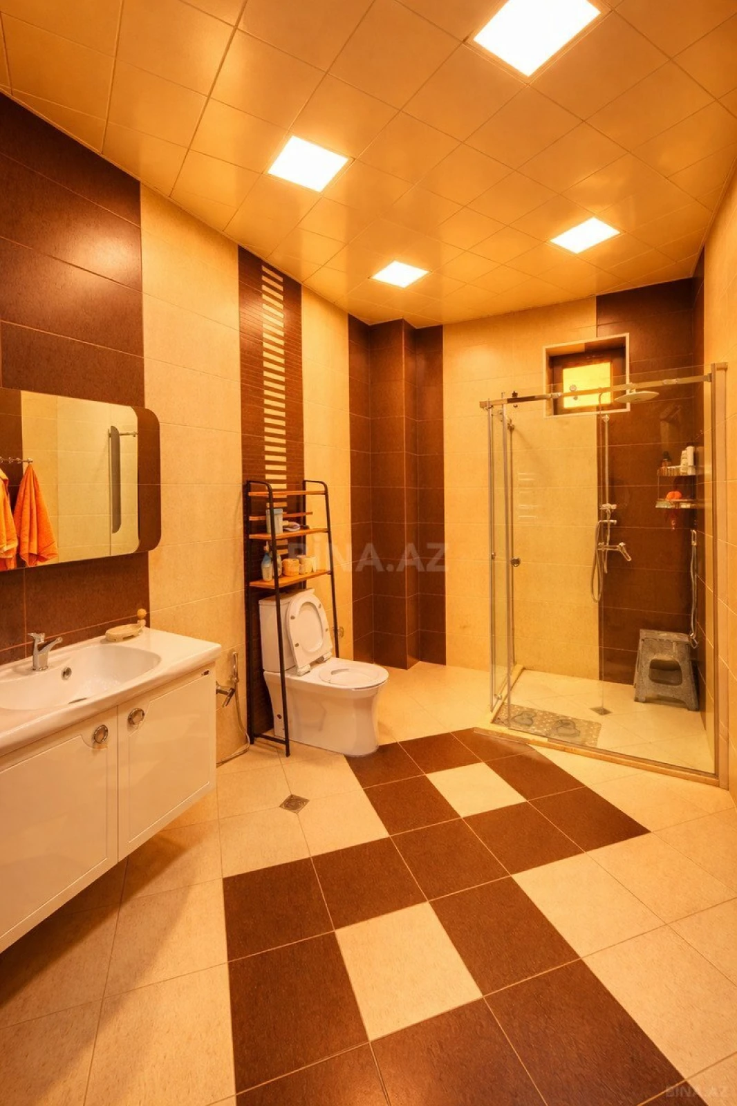 Satılır 5 otaqlı həyət evi 365 m²
