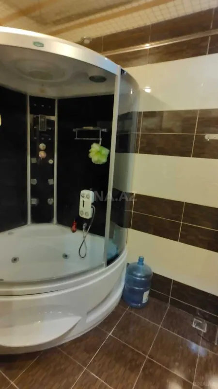 Kirayə verilir 3 otaqlı mənzil 123 m²