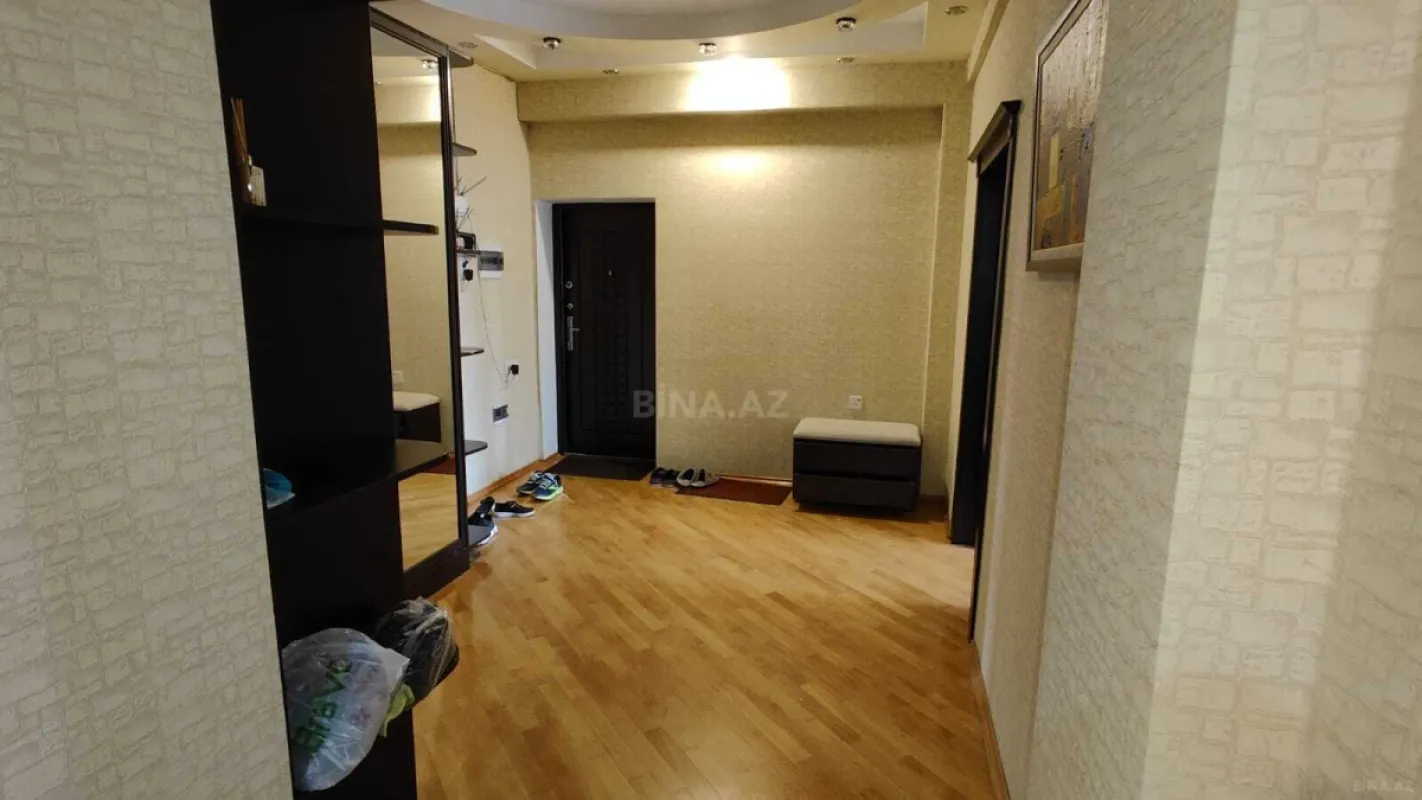 Kirayə verilir 3 otaqlı mənzil 123 m²