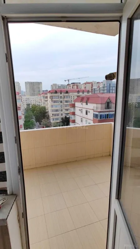 Kirayə verilir 3 otaqlı mənzil 123 m²