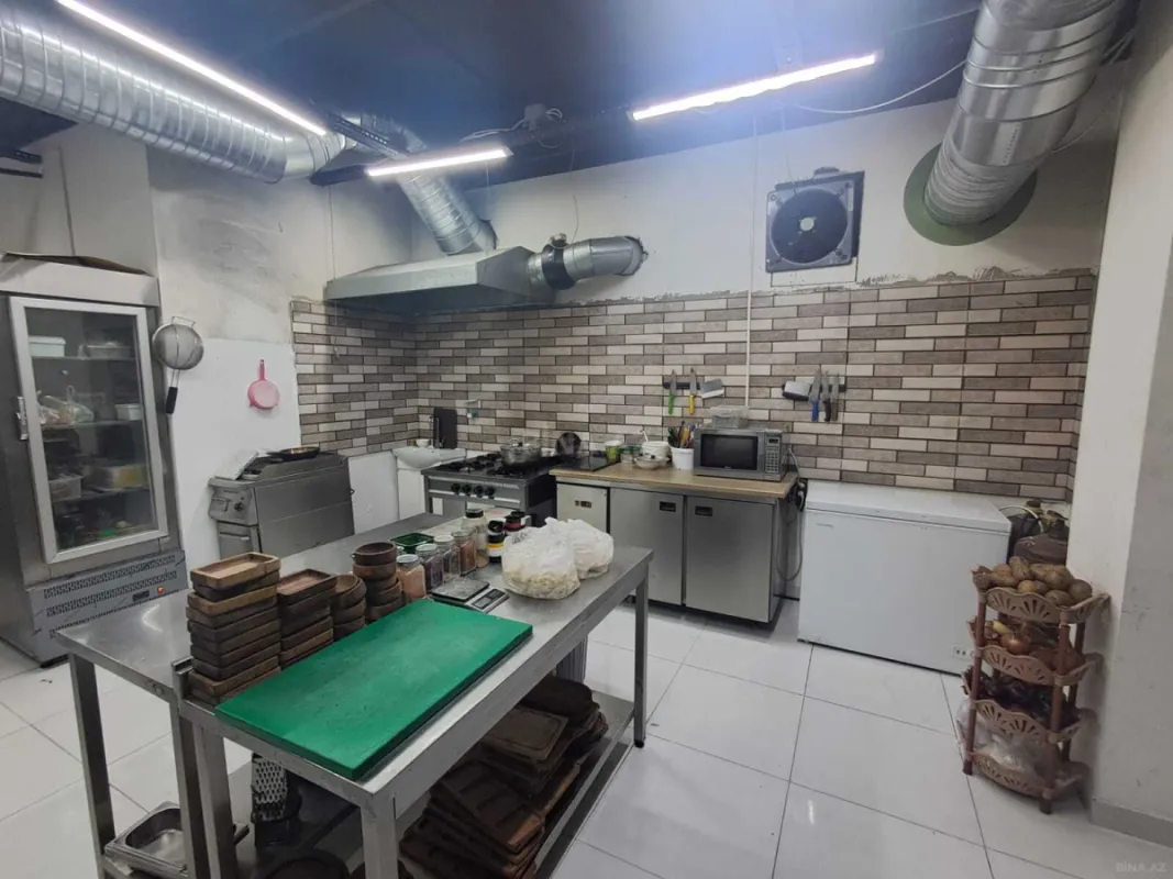 Satılır obyekt 400 m²