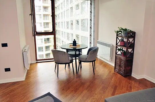 Satılır 3 otaqlı mənzil 141 m²