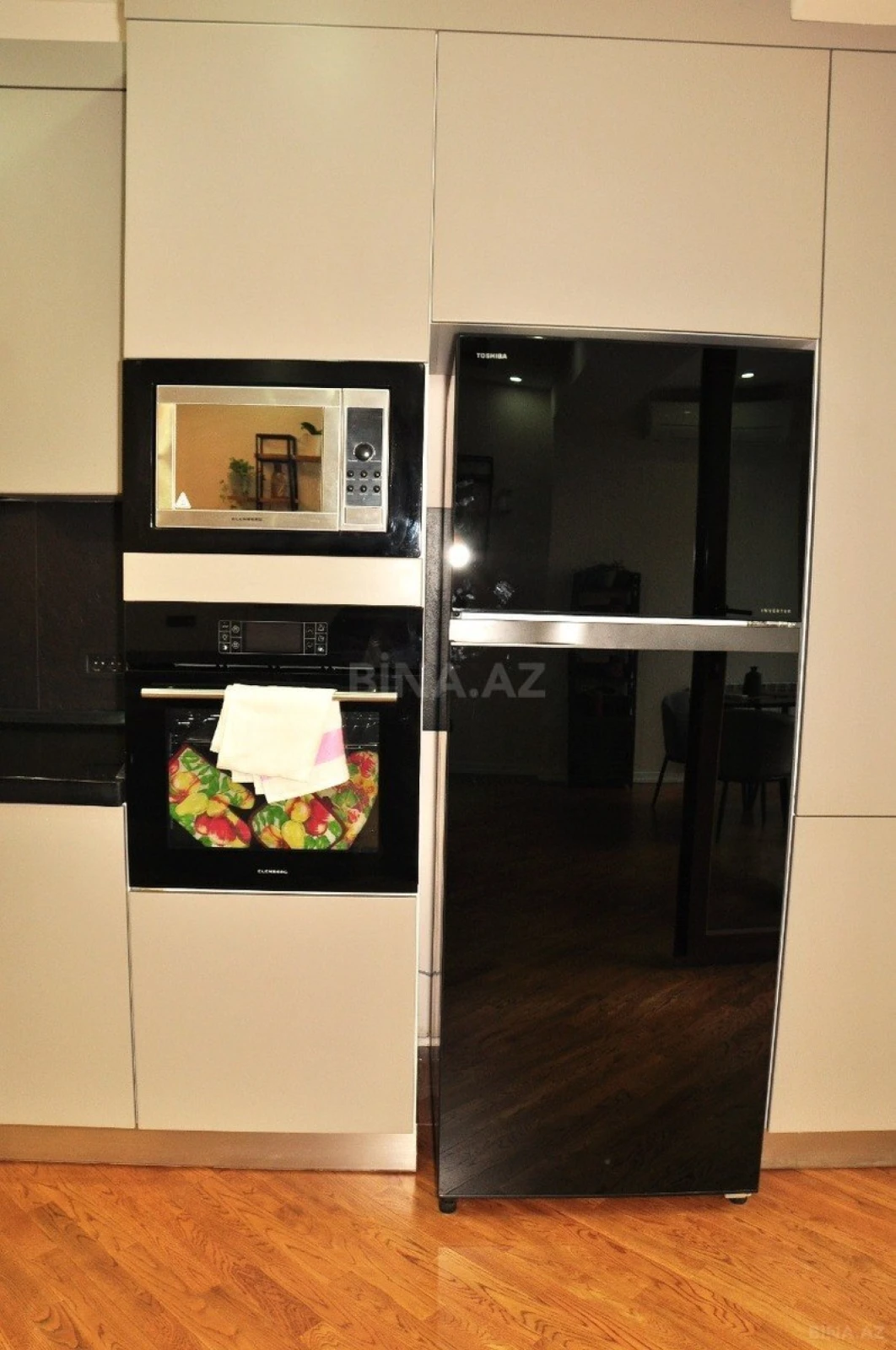 Satılır 3 otaqlı mənzil 141 m²