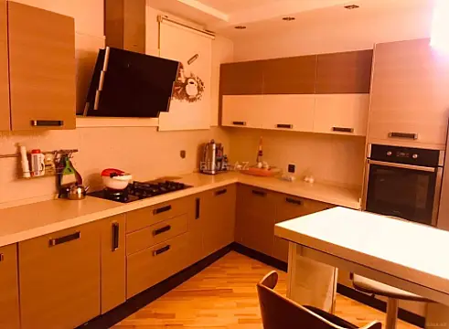 Kirayə verilir 4 otaqlı həyət evi 210 m²