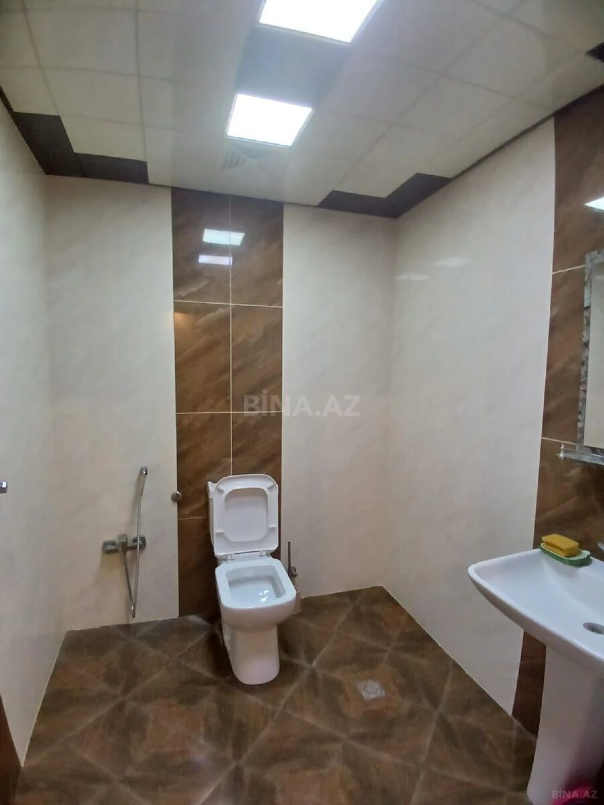 Kirayə verilir 2 otaqlı mənzil 100 m²