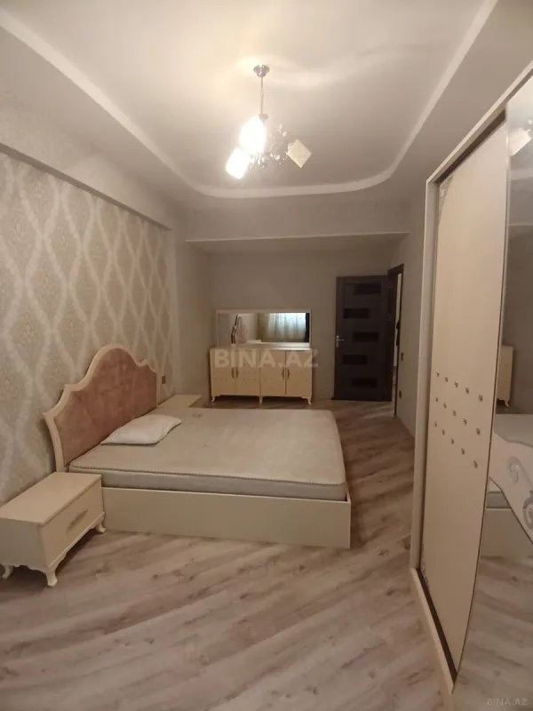 Kirayə verilir 2 otaqlı mənzil 100 m²
