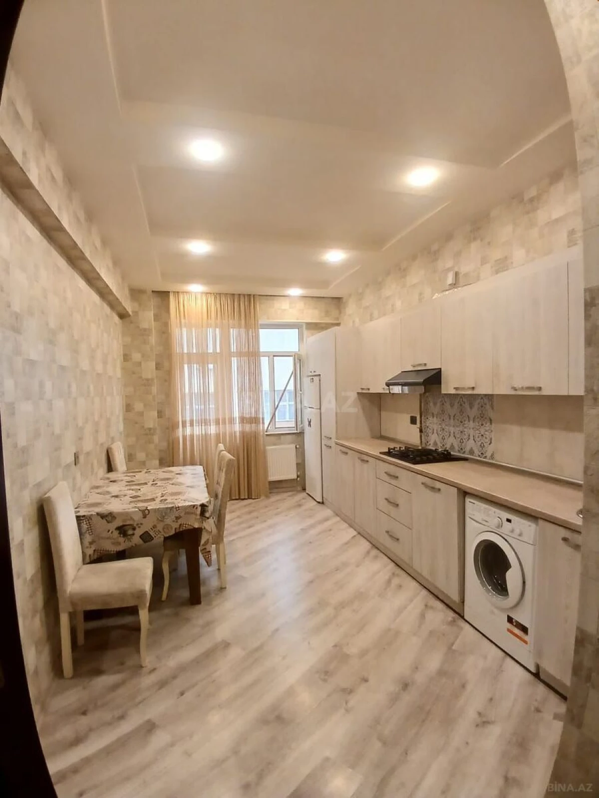 Kirayə verilir 2 otaqlı mənzil 100 m²