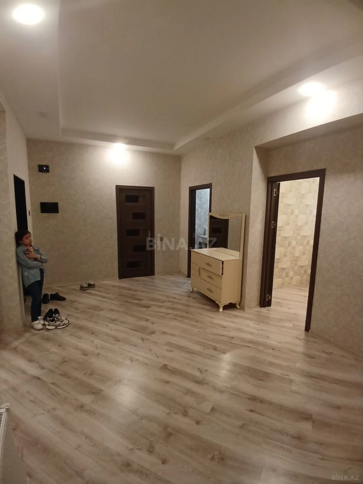 Kirayə verilir 2 otaqlı mənzil 100 m²