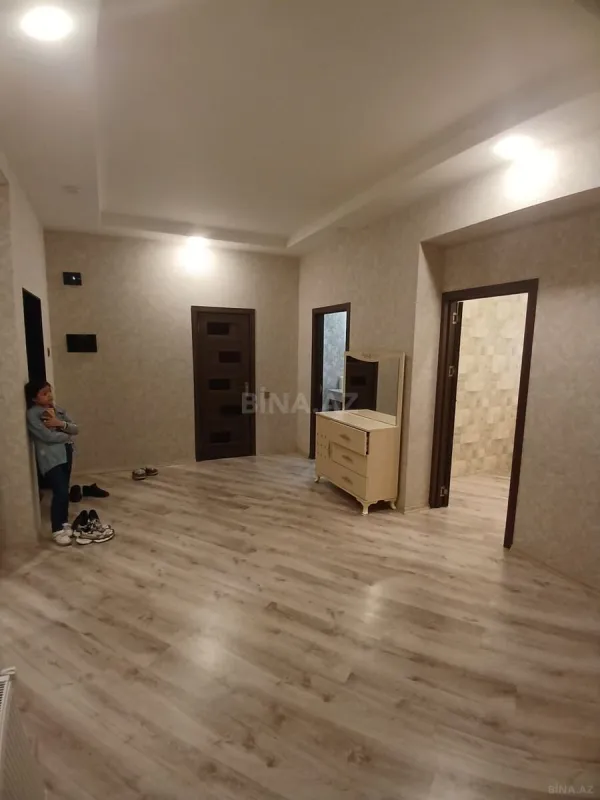 Kirayə verilir 2 otaqlı mənzil 100 m²