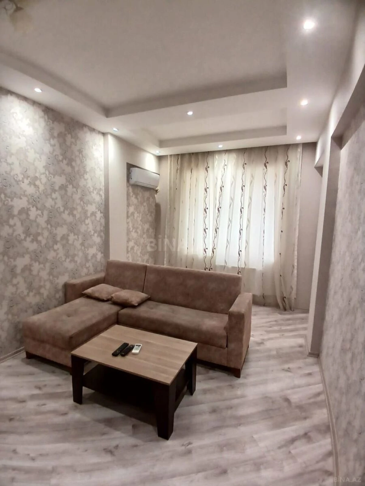 Kirayə verilir 2 otaqlı mənzil 100 m²