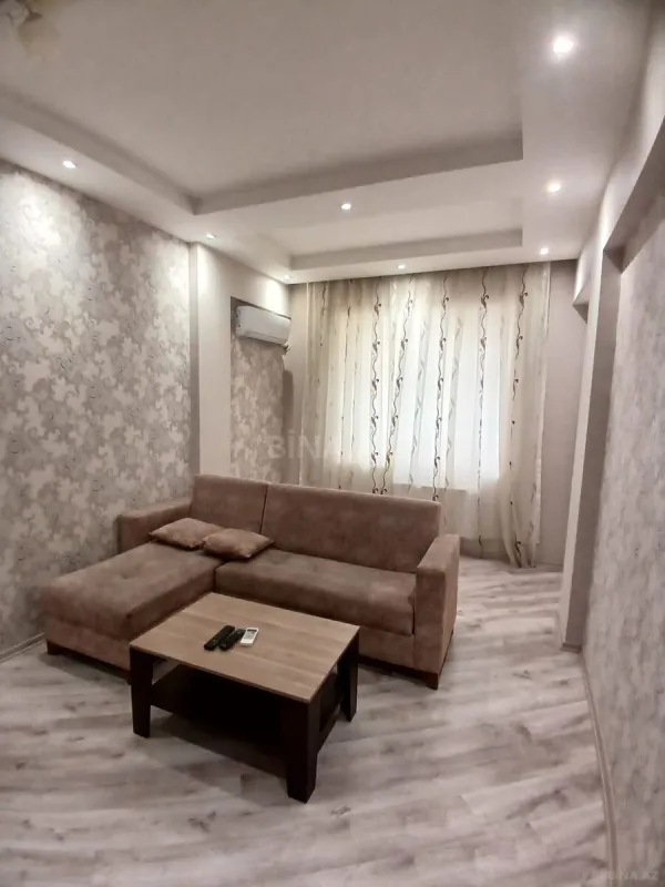 Kirayə verilir 2 otaqlı mənzil 100 m²