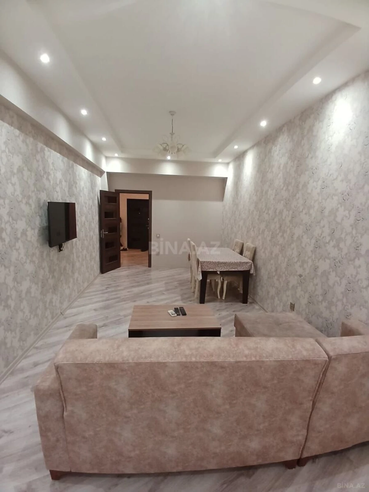 Kirayə verilir 2 otaqlı mənzil 100 m²