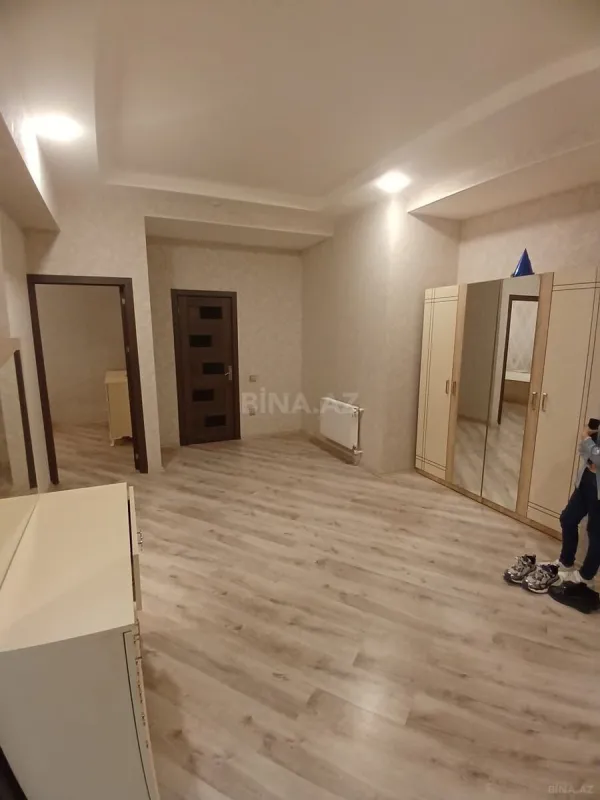 Kirayə verilir 2 otaqlı mənzil 100 m²