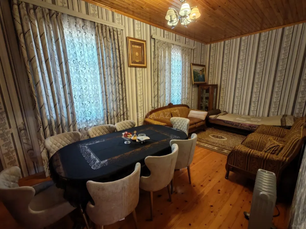 Satılır 7 otaqlı həyət evi 240 m²