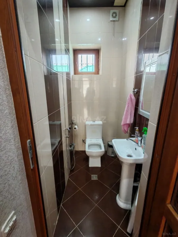 Satılır 7 otaqlı həyət evi 240 m²
